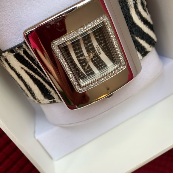 GUESS Leather Watch - Picture 7 of 7